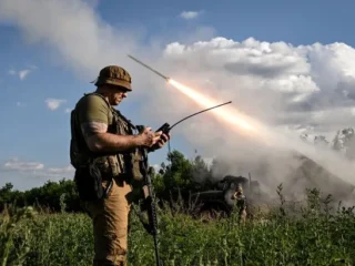 Кабмін виділив 60 млрд гривень на виплати військовим та озброєння