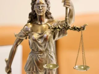 Суд скасував розшук українця, якому ТЦК не довів отримання повістки
