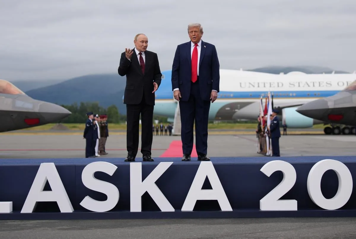 Дональд Трамп говорить на мітингу республіканців