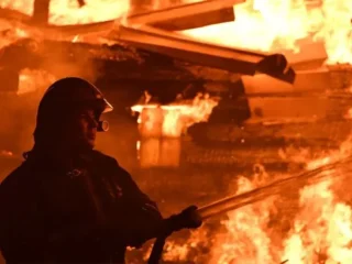 У Омську горить хімічний завод після атаки українських безпілотників