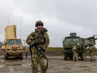 Financial Times про зростання ризиків глобального конфлікту на тлі послаблення союзницьких гарантій