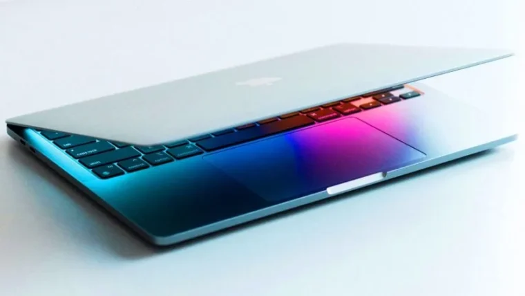 Apple готує сенсорний MacBook Ultra та розумний дисплей HomePad на жовтень