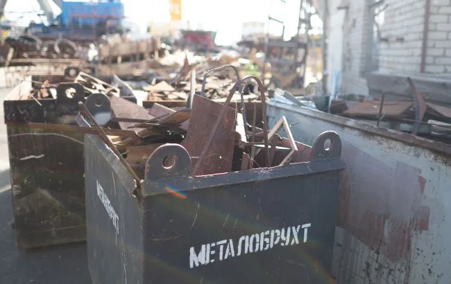 Купи металобрухту на майданчику переробного підприємства