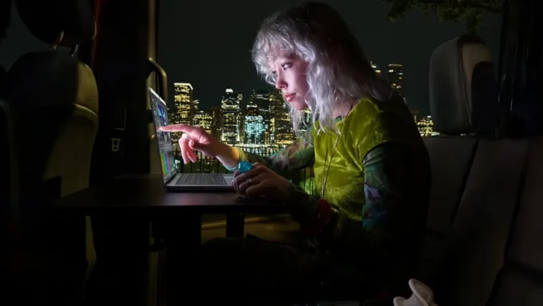 Apple представила сенсорний MacBook Pro попри давні заперечення проти сенсорних ноутбуків