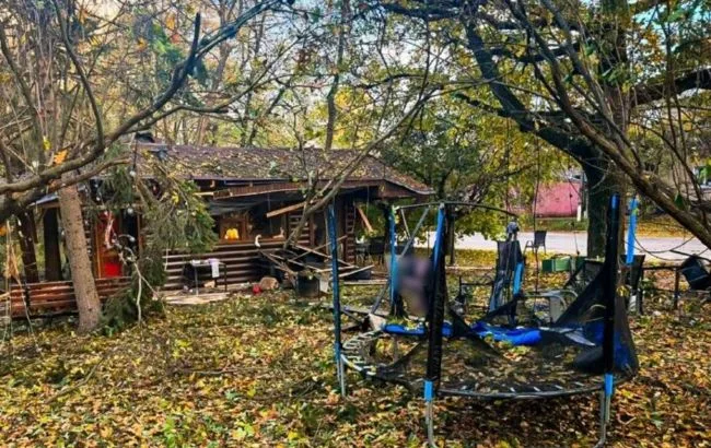 Дрон поразив парк у Новій Водолазі на Харківщині: троє загиблих, понад 10 поранених