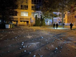 Повторні удари по центру Дніпра вказують на зміну тактики російських атак