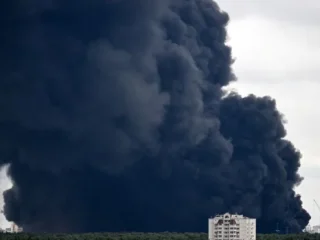 Чому Україна не зупинить удари по НПЗ Росії навіть після рішення США щодо дизелю