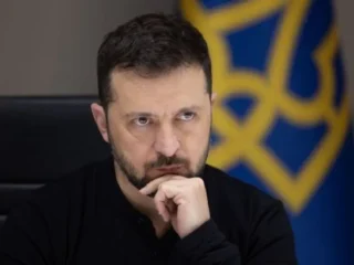 Зеленський підписав закони про податки на посилки та звітність онлайн-платформ
