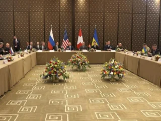 Зеленський: Росія погодилася на тристоронню зустріч для мирних переговорів