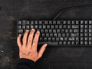 Cherry K37ID — перша водостійка клавіатура у промисловому портфоліо бренду