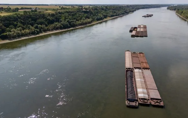 Чому атаки на одеські порти роблять Дунай ключовим для українського експорту
