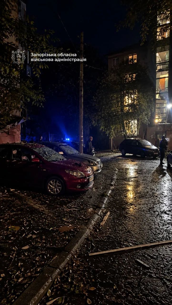 Руйнований житловий будинок після удару окупантів