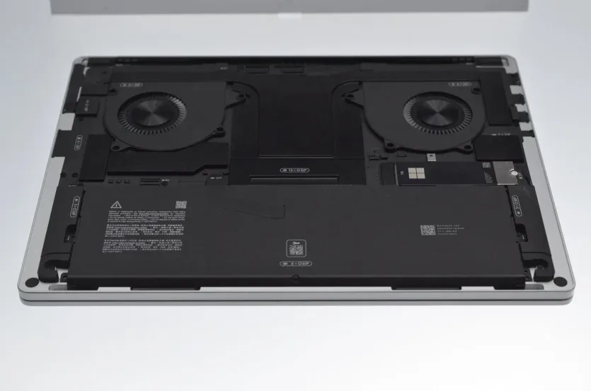 Сенсорний дисплей PixelSense Ultra крупним планом
