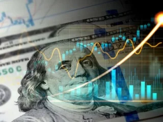 Долар встановив новий рекорд на 45,08 грн, євро зросло до 50,43 грн