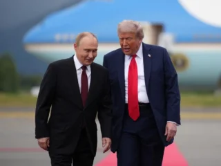 Путін і Трамп говорили так довго, що ніхто не наважився завершити дзвінок першим
