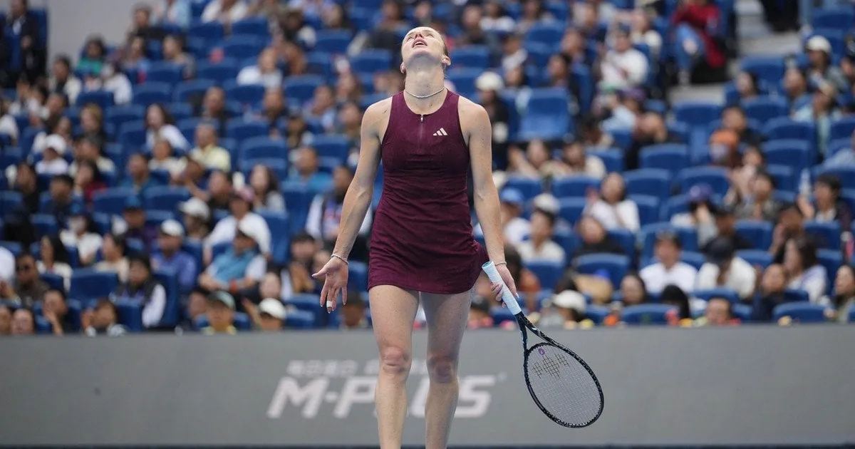 Тенісистка на корті під час матчу WTA
