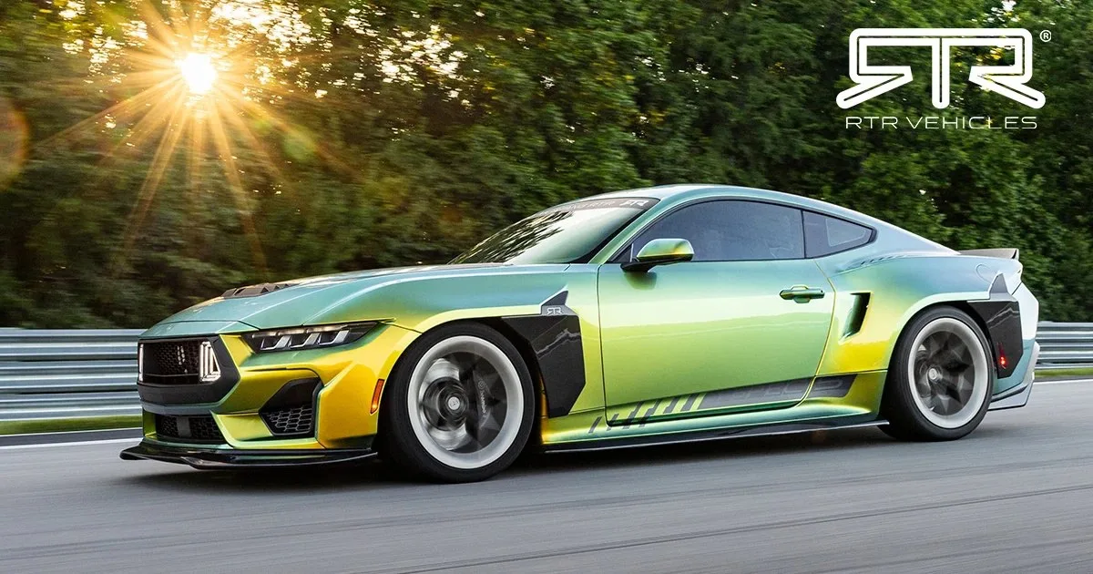 Тюнінговий Ford Mustang RTR Spec 5 з композитним обвісом