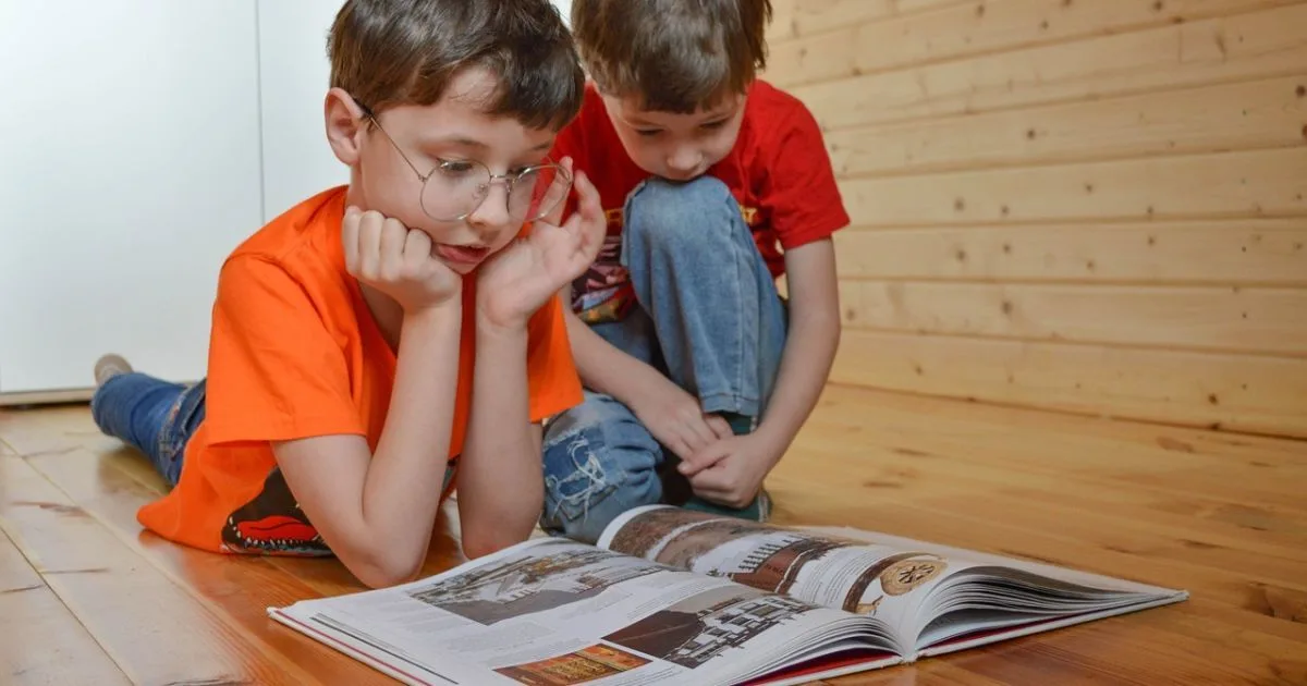 Учні йдуть на осінні канікули 2026 року
