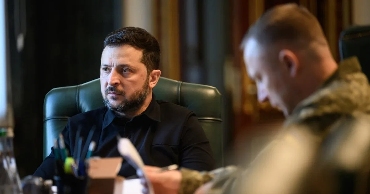 Володимир Зеленський під час звернення про ситуацію на фронті