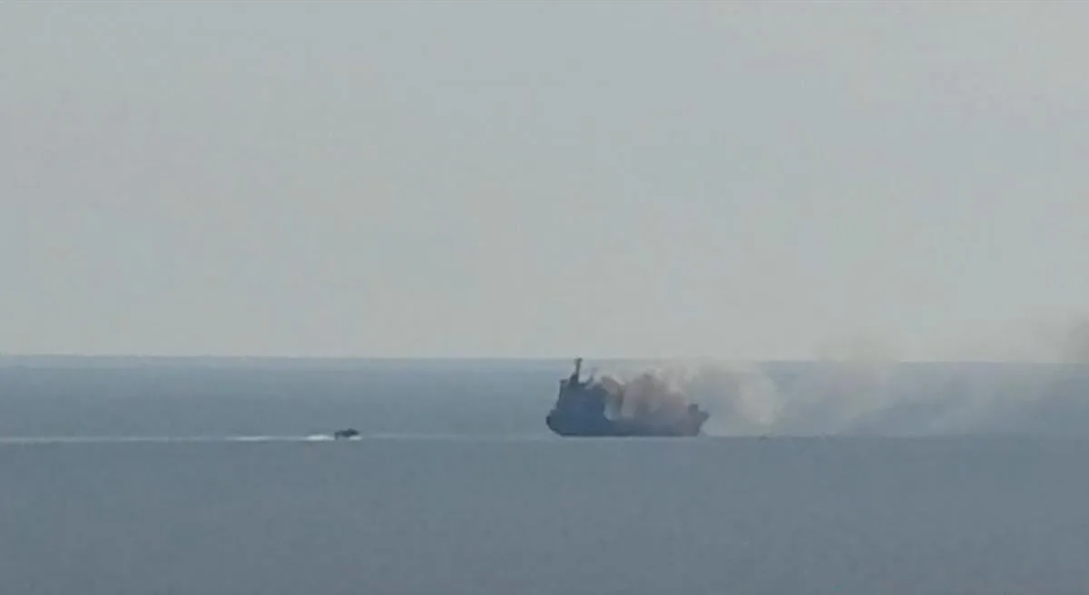 Затоплене судно у Чорному морі біля берега